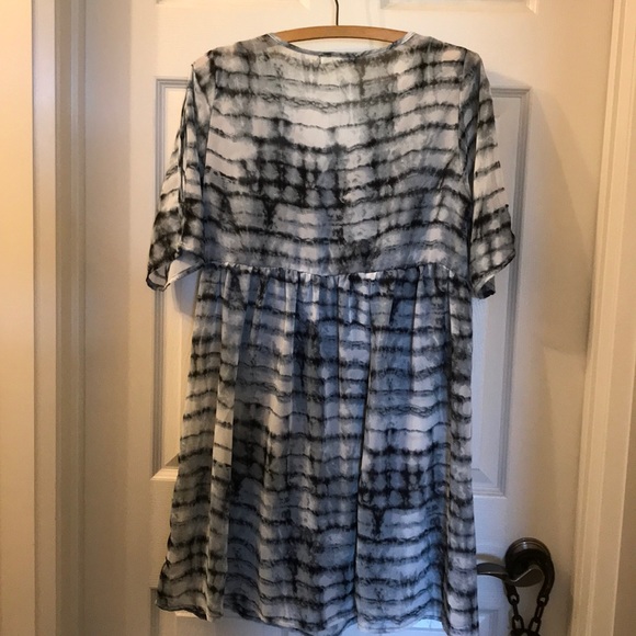 Monteau Dress - Picture 4 of 5